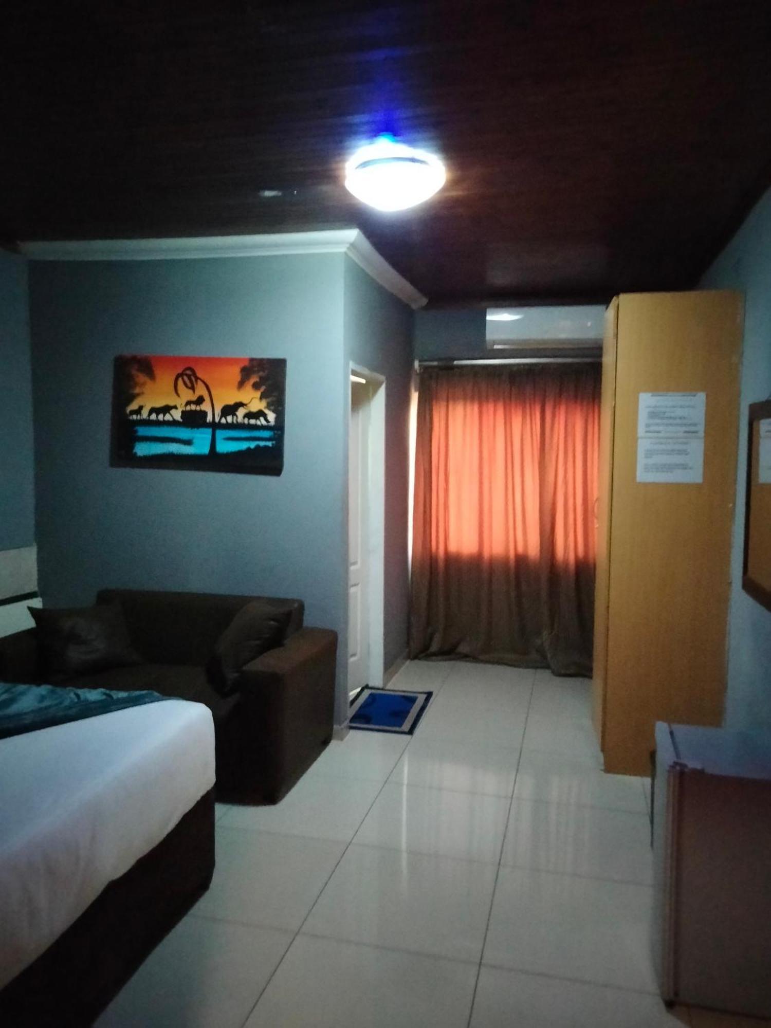 Garden Point Hotel Йоханесбург Екстериор снимка